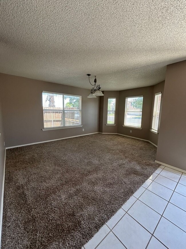 Building Photo - Spacious 4-Bedroom, 2.5-Bath Home in Plant...