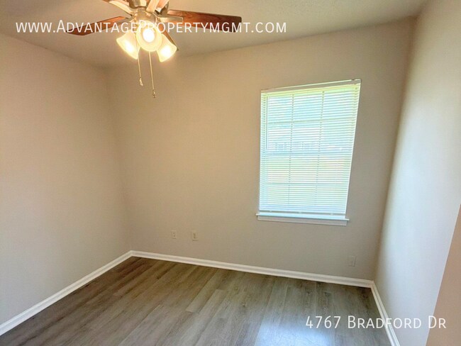 Building Photo - 4767 Bradford Dr