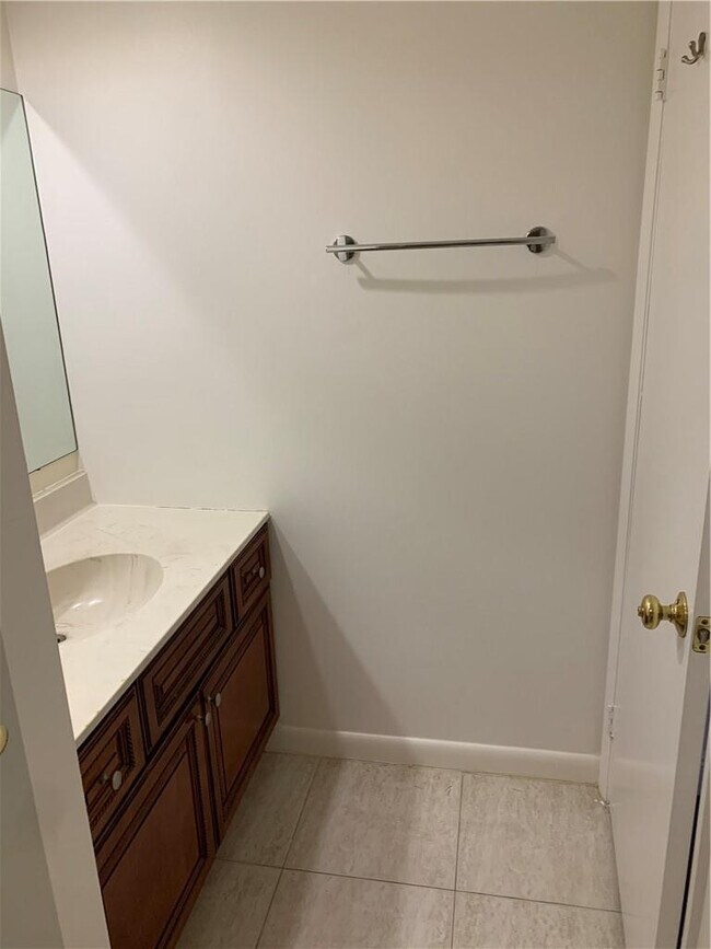 Building Photo - 2942 SW 22nd Cir