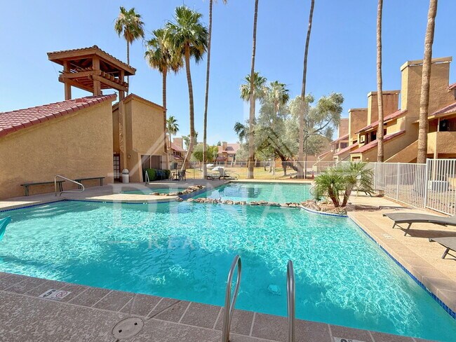 Building Photo - 4901 S Calle Los Cerros Dr