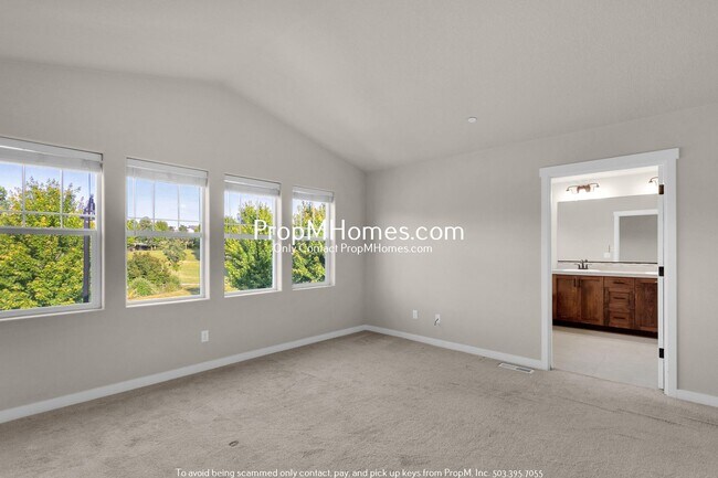 Building Photo - Luxury Four Bedroom Home in Villebois - Co...