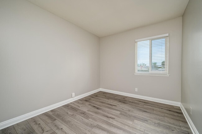 Building Photo - 9615 Adams Ave