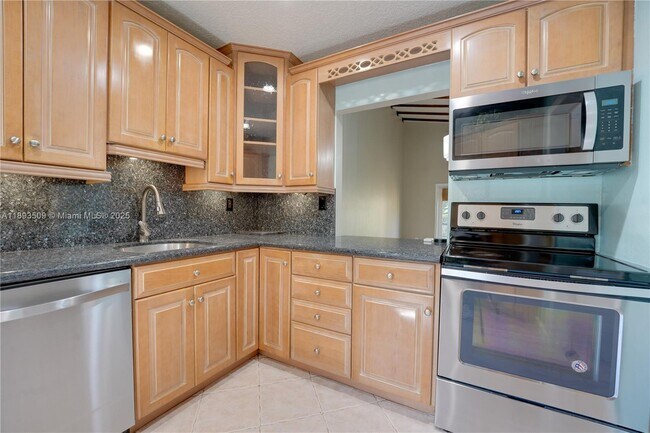 Building Photo - 2401 SW 58th Manor