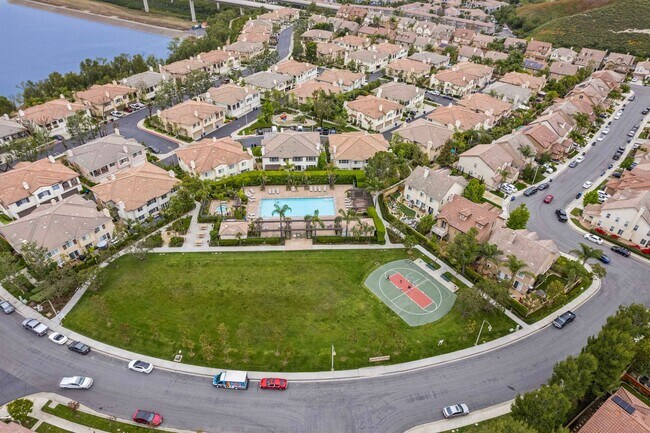 Building Photo - Beautiful detached condo in Painted Trails!