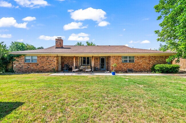 Building Photo - Spacious Home in Southwest Lubbock w/ Office