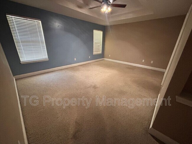 Building Photo - 14160 Fish Eagle Dr E