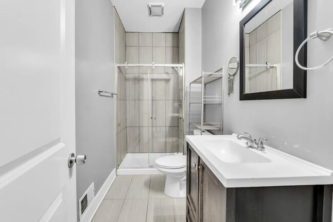 Building Photo - 3208 W Wabansia Ave