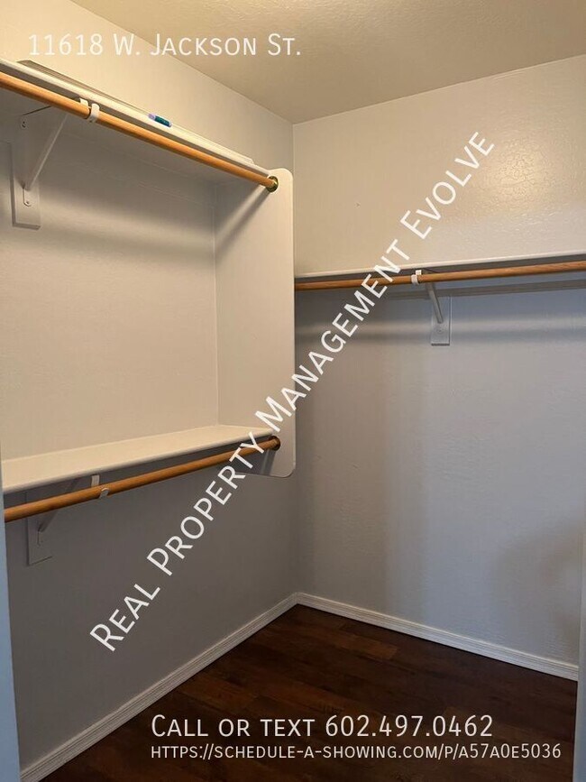 Building Photo - Lovely Avondale Home!