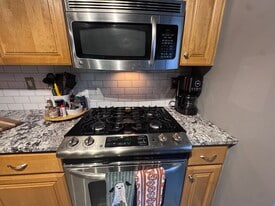 Building Photo - 425 Atlanta Ct