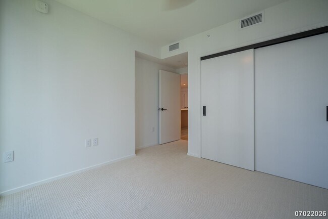 Building Photo - $4600 /1 Bed +DEN / 1 Bath Elevated Island Living at The Park at Ward Village