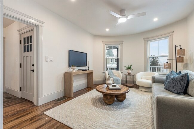 Building Photo - 41 Westmoreland St