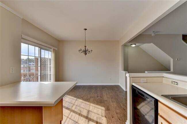 Building Photo - 4006 Edgecomb Dr