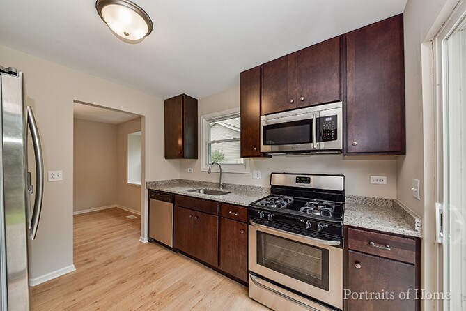 Building Photo - 2965 Middlebury Ct W