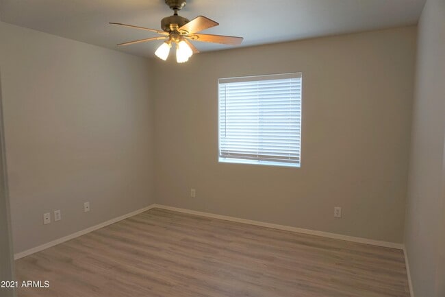 Building Photo - 1388 Skyline Ave