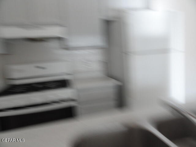 Building Photo - 619 White Cliffs Dr