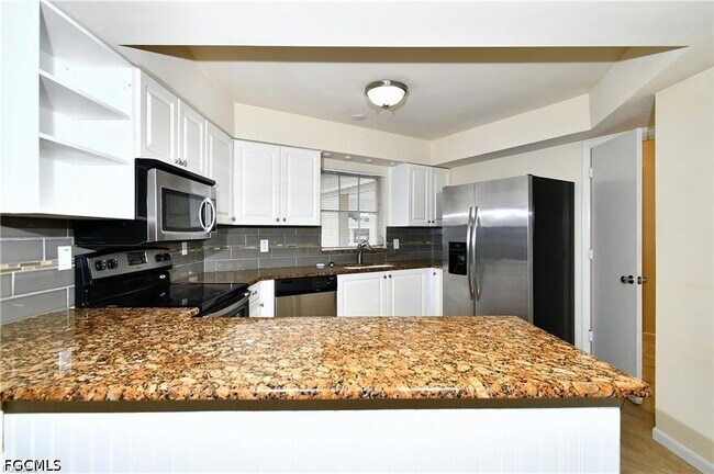 Building Photo - 9 Park Ln Cir