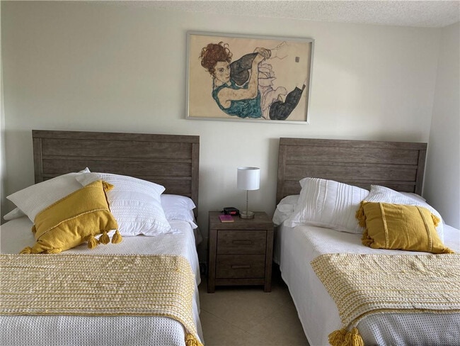 Building Photo - 5100 N Ocean Blvd