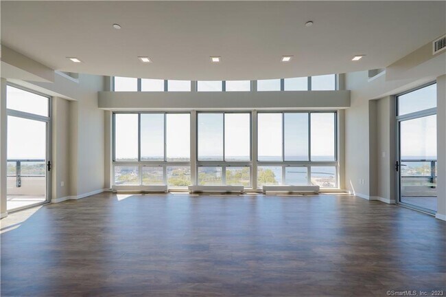 Building Photo - 850 Pacific St