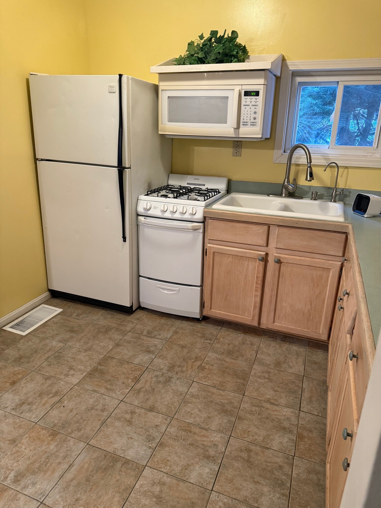 Building Photo - 290 Dorwil Dr