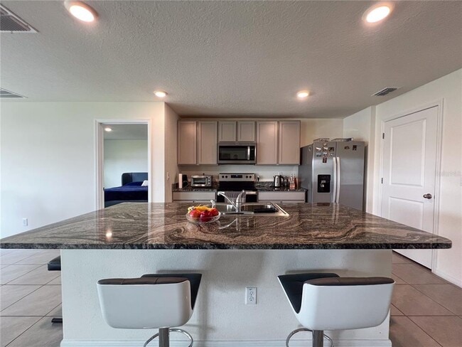 Building Photo - 10634 Chippewa Dr