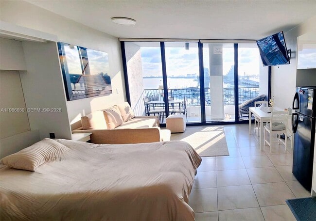 Building Photo - 555 NE 15th St