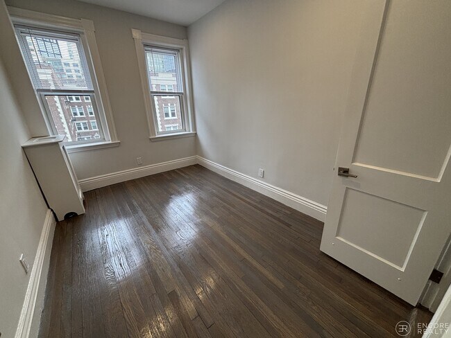 Building Photo - 120 Peterborough St