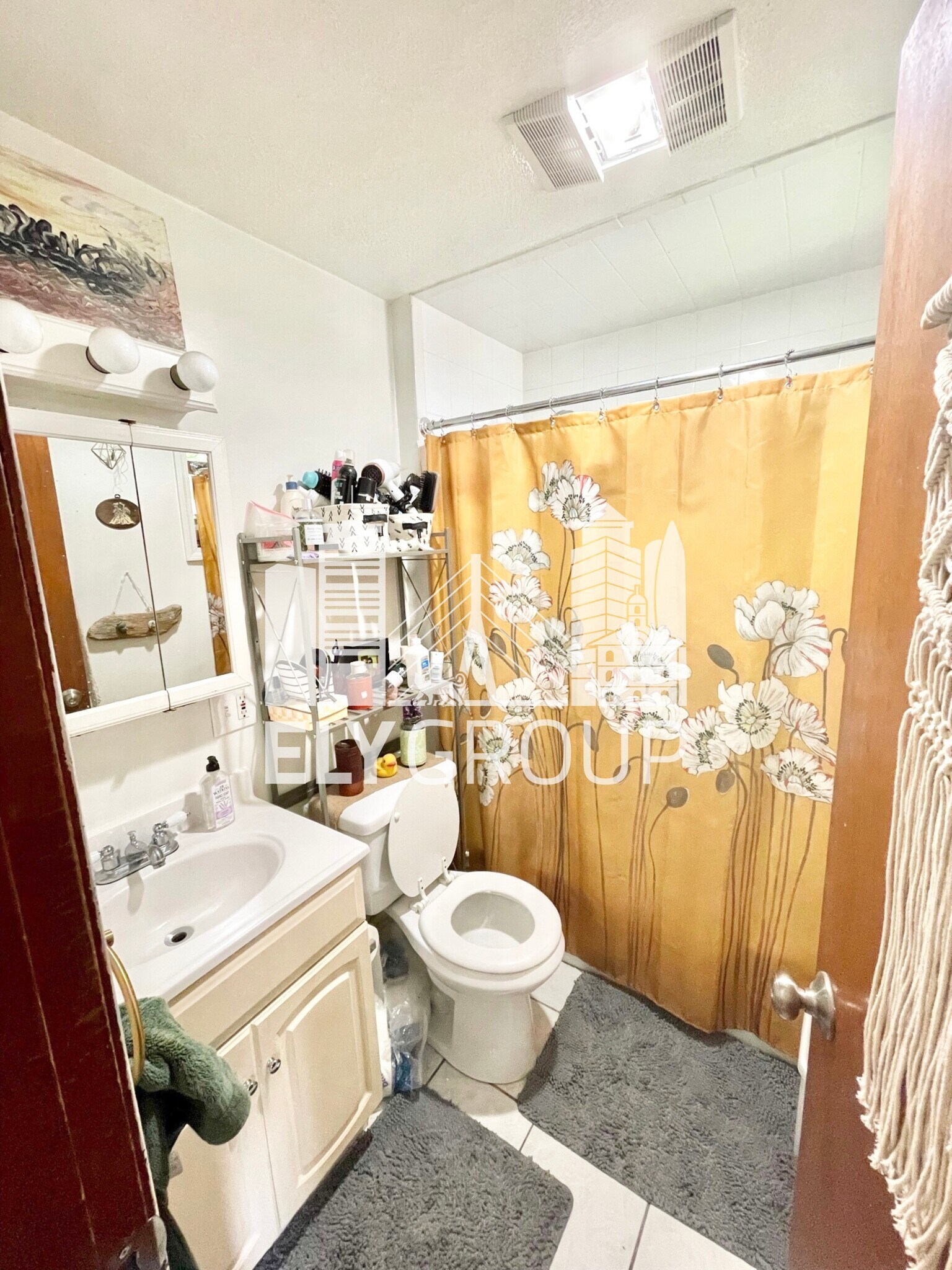 Building Photo - 76 Thorndike St
