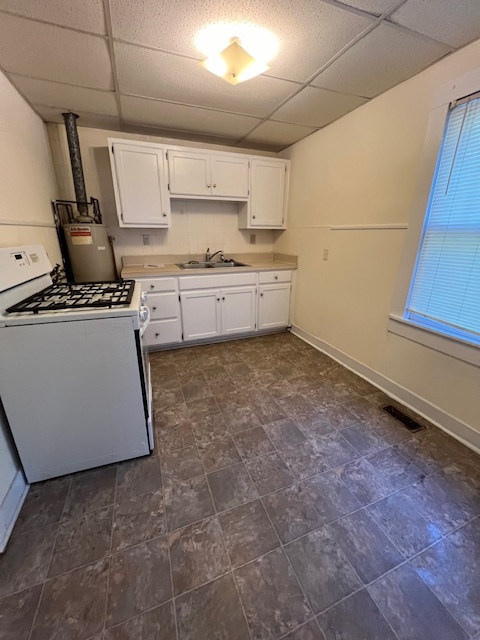 Kitchen - 2807 W Lincoln St