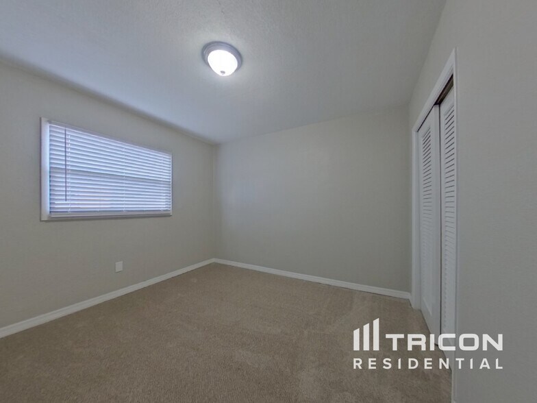 Building Photo - 1569 Lotus Path