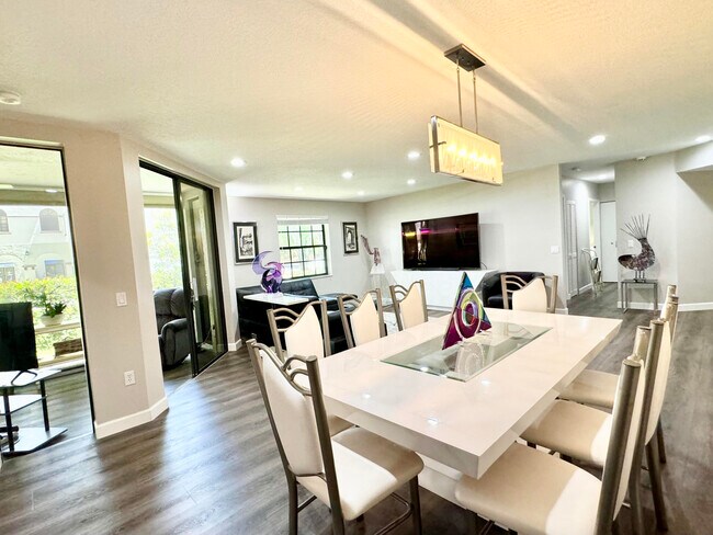 Building Photo - 5135 Floria Dr