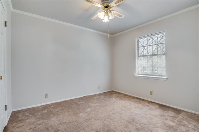 Building Photo - 1229 Greenbrier Dr