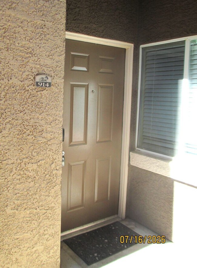 Building Photo - 10001 Woodcreek Oaks Blvd