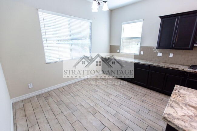 Building Photo - 2883 E Ebony Dr