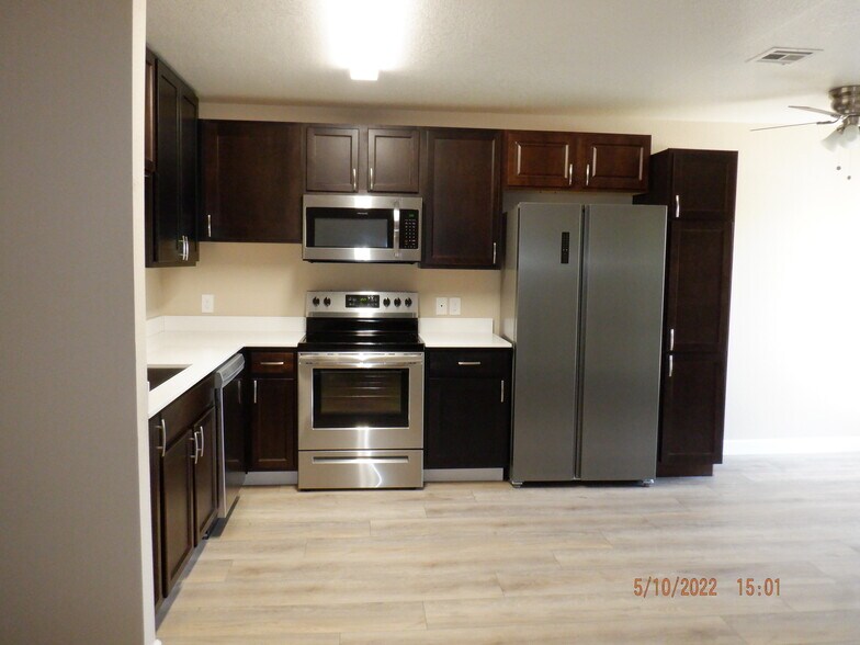 Building Photo - 9885 E La Palma Ave