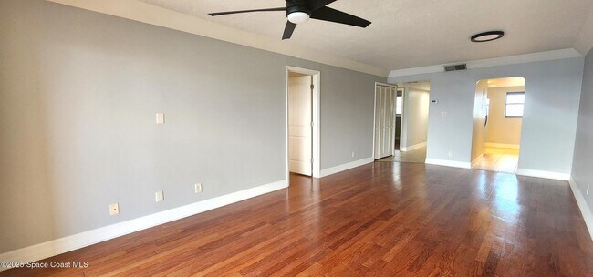 Building Photo - 500 Palm Springs Blvd