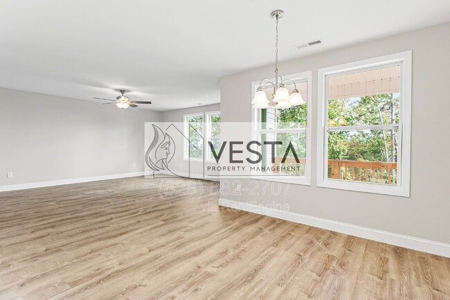 Building Photo - 474 Hague Dr