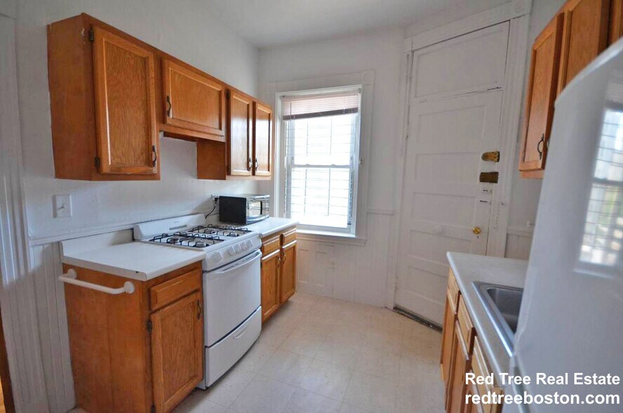 Building Photo - 134 Englewood Ave