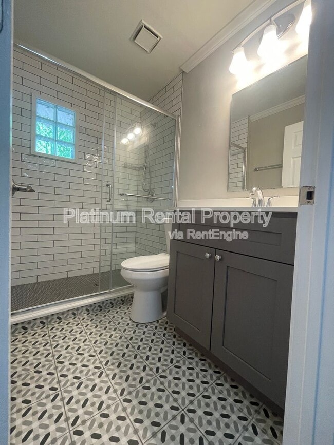 Building Photo - 3485 Maplehurst Dr