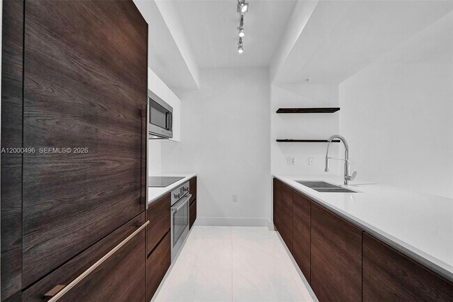 Building Photo - 301 Altara Ave