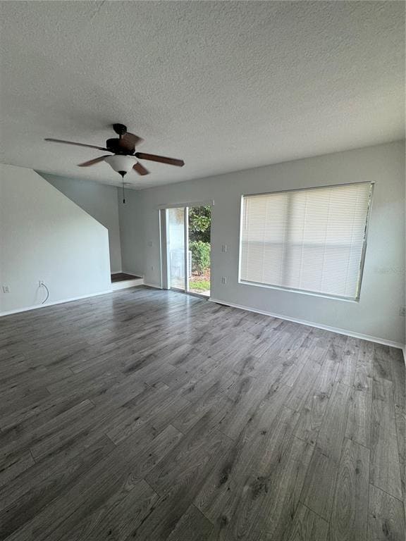 Building Photo - 3003 Seaview Castle Dr
