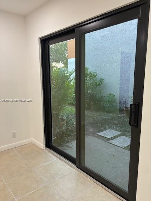 Building Photo - 10592 Royal Palm Blvd