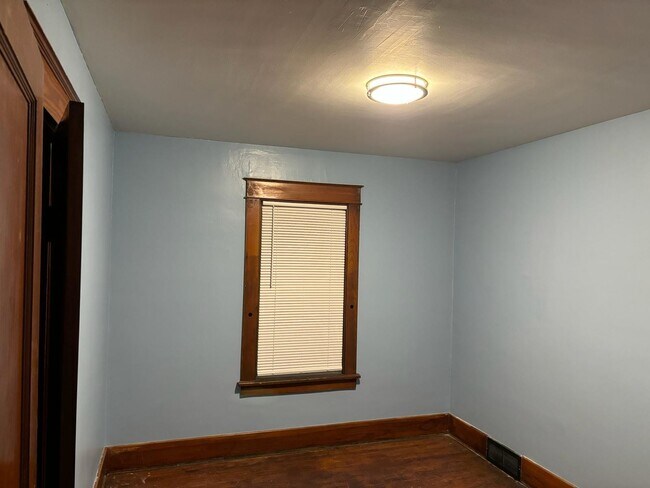 Building Photo - 2743 Niagara St