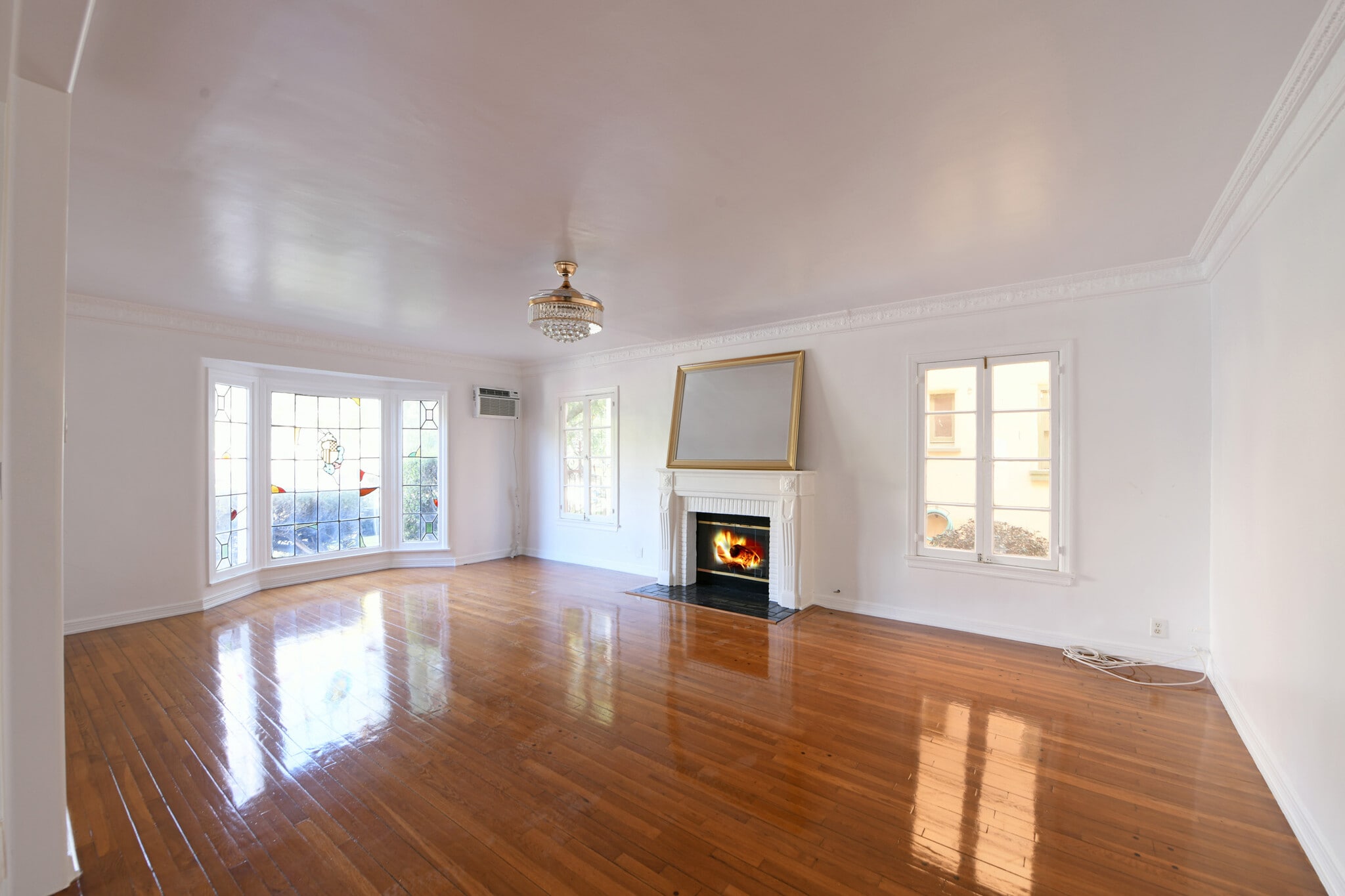 Building Photo - 913 Le Doux Rd