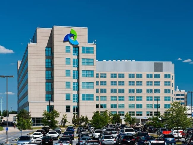 Building Photo - 2346 Pine St