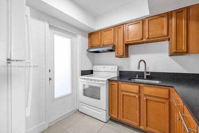 Building Photo - 501 NE 82nd Terrace