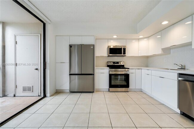 Building Photo - 8520 SW 133rd Avenue Rd