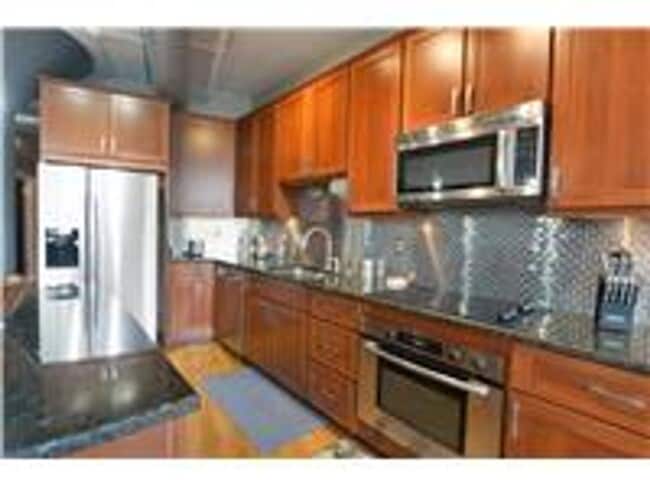 Building Photo - 4901 Washington Boulevard 4B