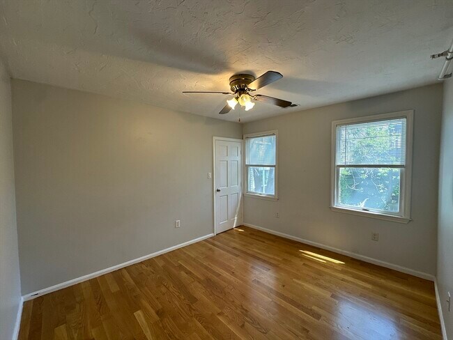 Building Photo - 604 Dorchester Ave