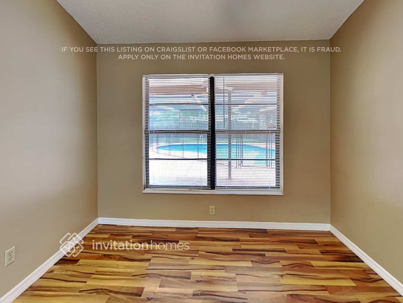 Building Photo - 3040 Oak View Dr