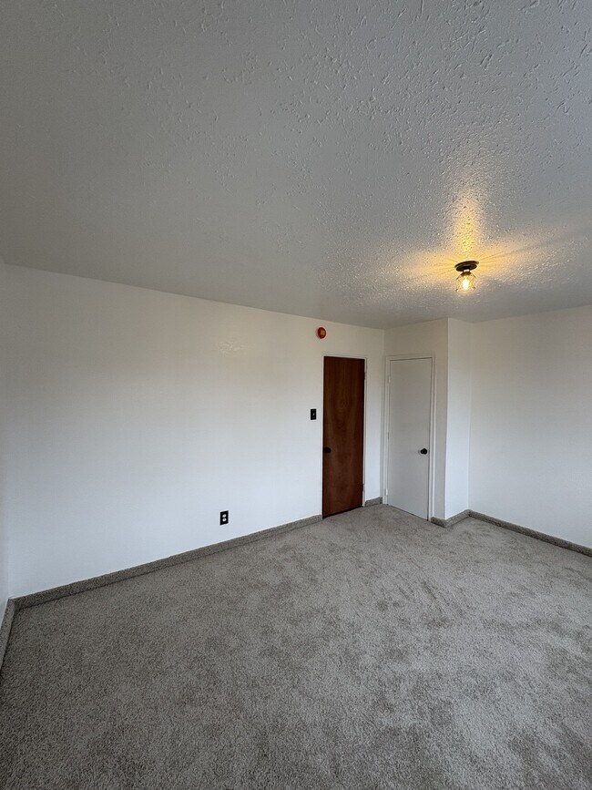 Building Photo - 5504 Devon St